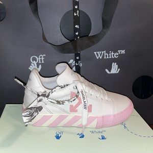 Off-White low vulcanized canvas sneakers 35